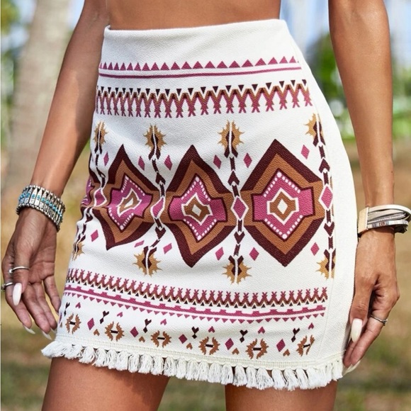 Boho Geometrical Print Fringe Hem Mini Skirt White - Picture 5 of 6